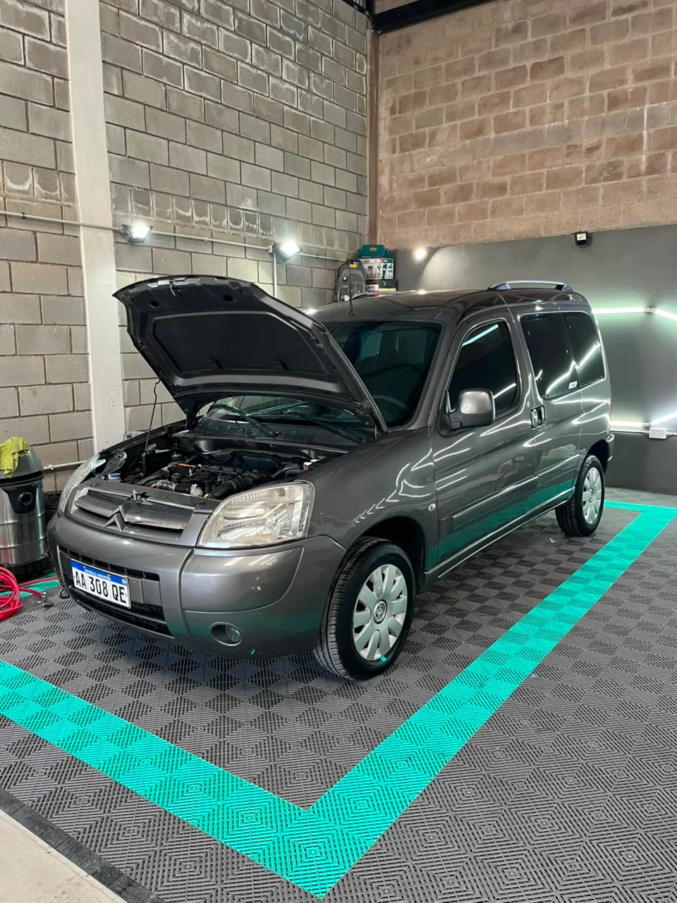 Auto completo terminado en el taller de ZM Car Care